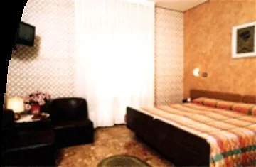 Hotel San Carlo Mestre 3*,